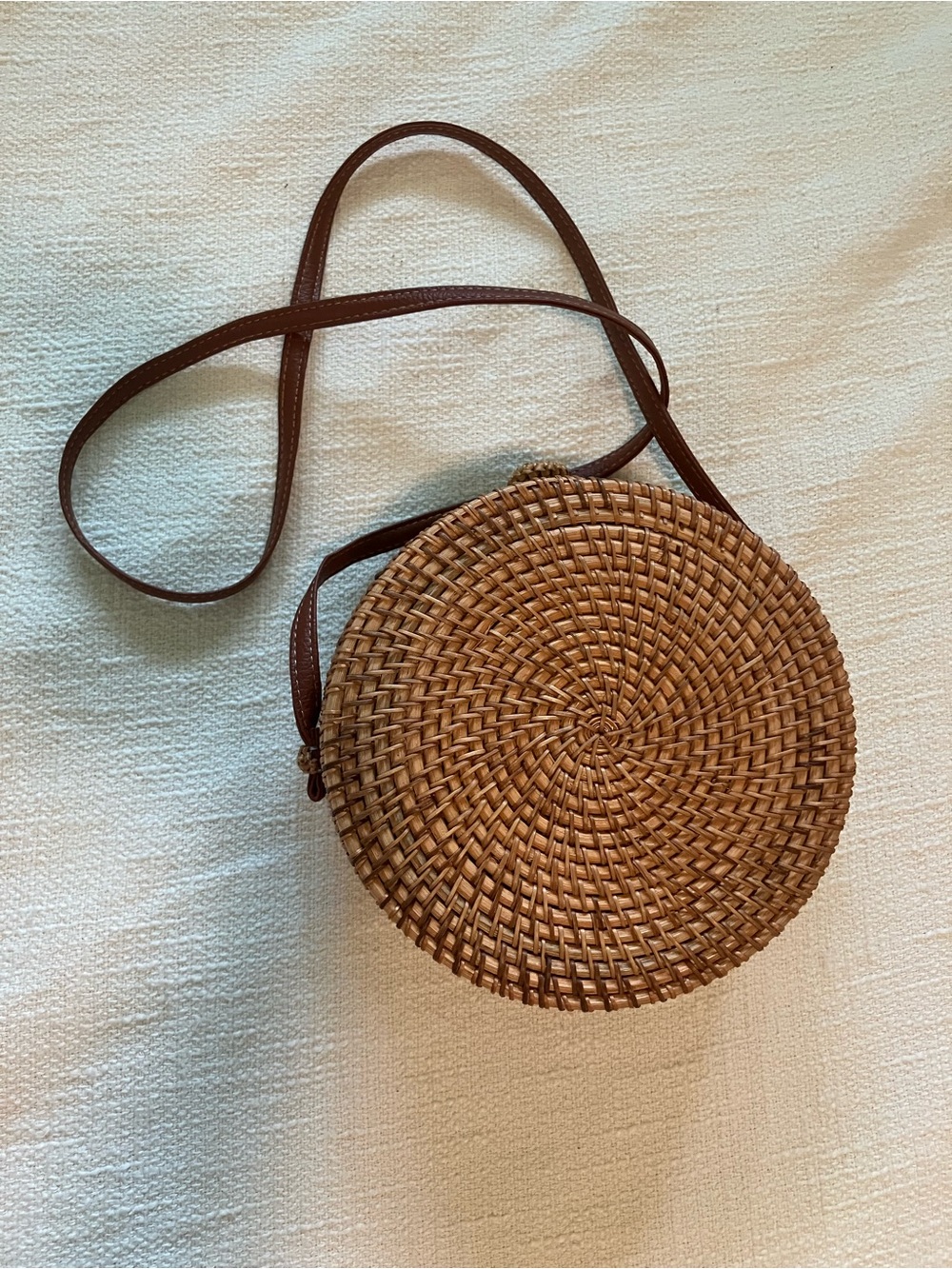 Woven Round Rattan Crossbody Bag with sunburst design - Picture 2 of 4